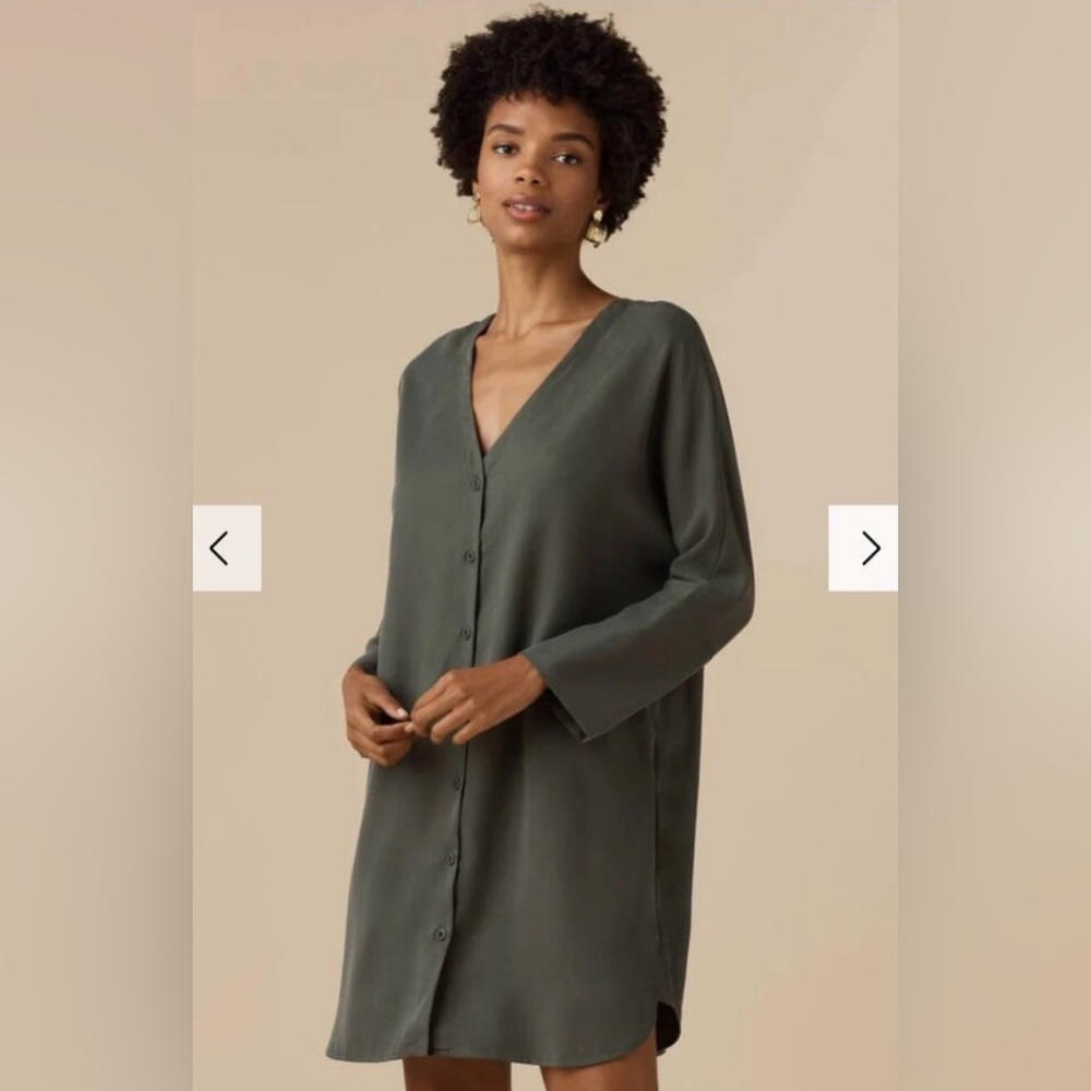NWOT VETTA Olive Green Garment